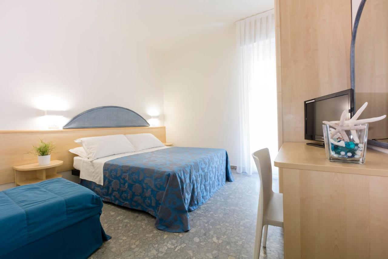 Hotel Constellation Rimini Buitenkant foto