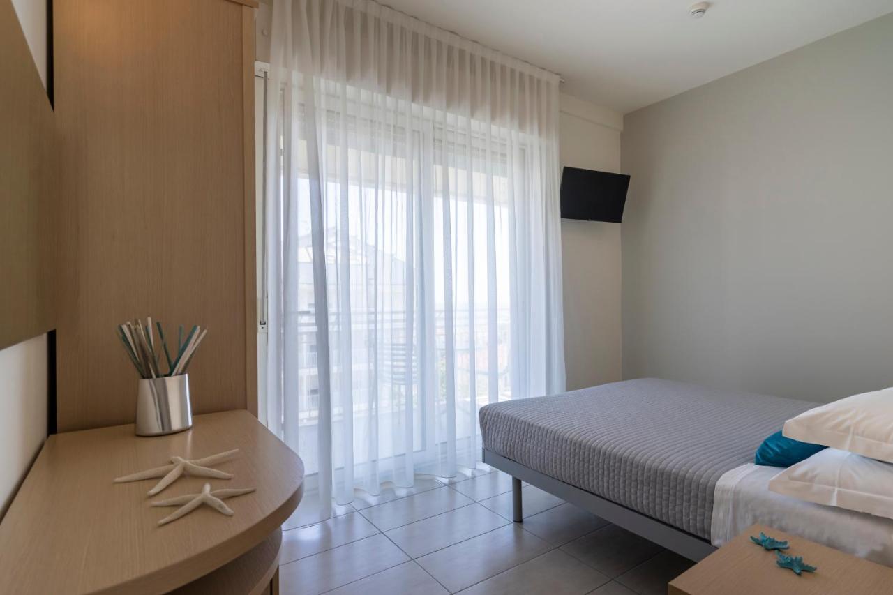 Hotel Constellation Rimini Buitenkant foto
