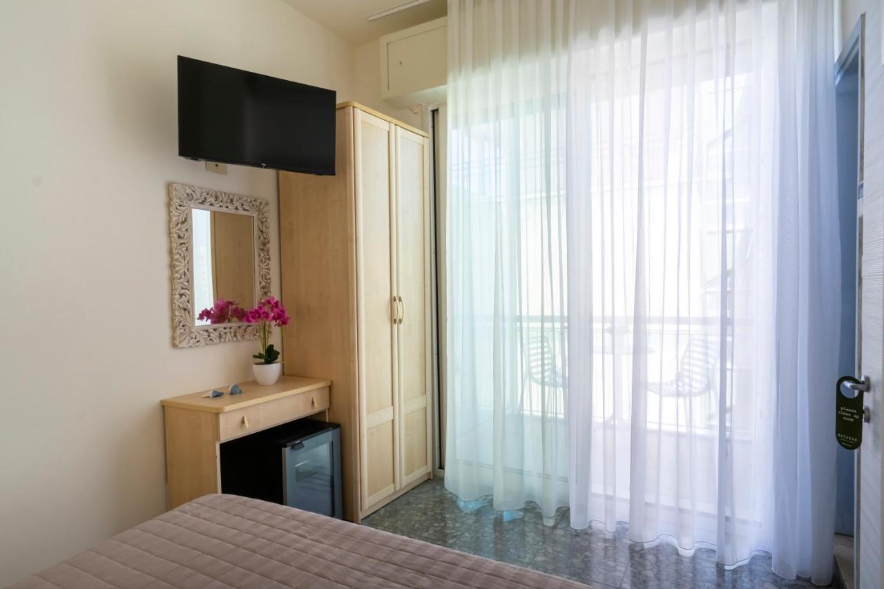 Hotel Constellation Rimini Buitenkant foto
