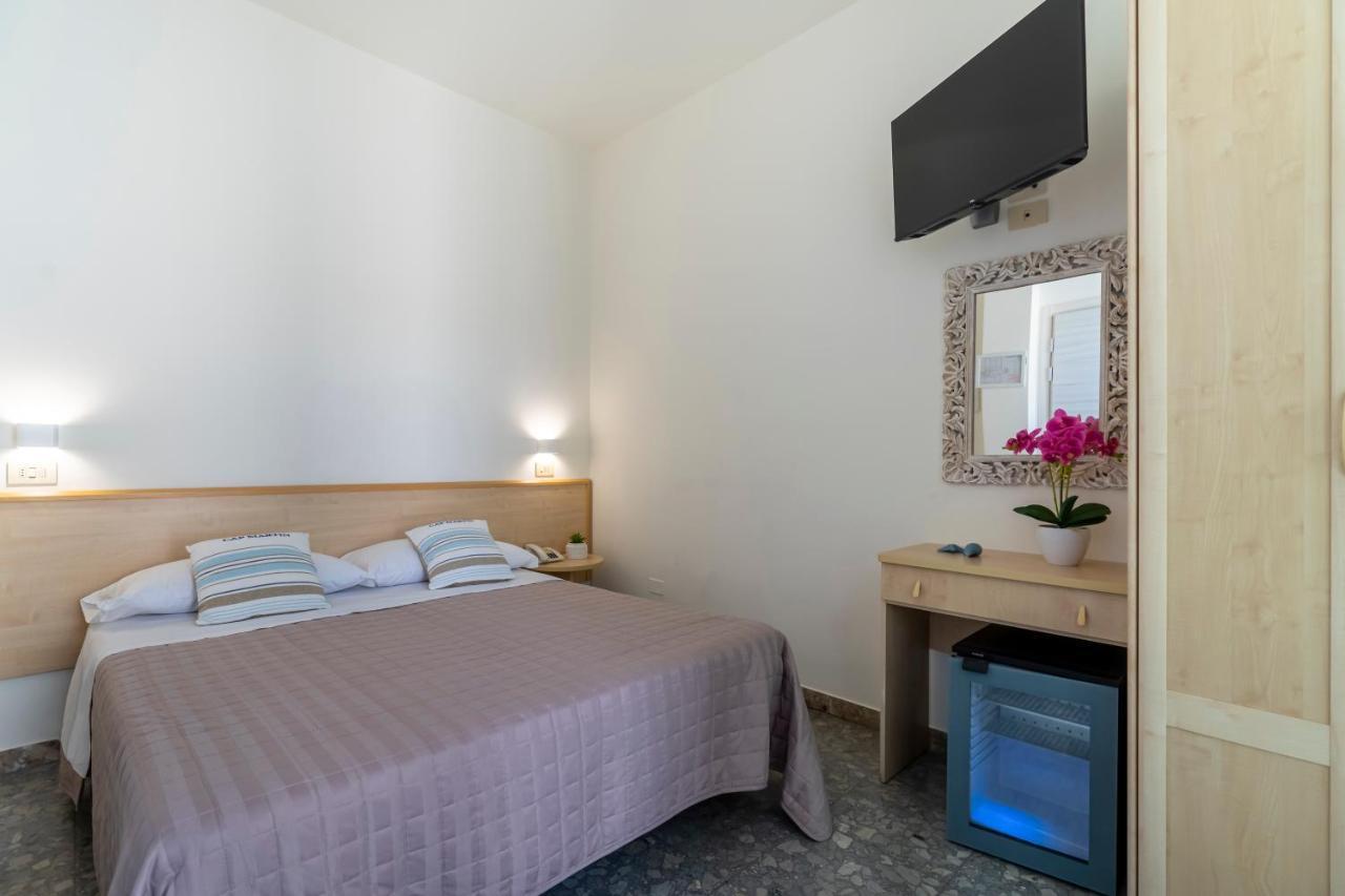 Hotel Constellation Rimini Buitenkant foto